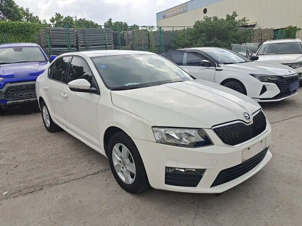 Skoda Octavia — фото 4