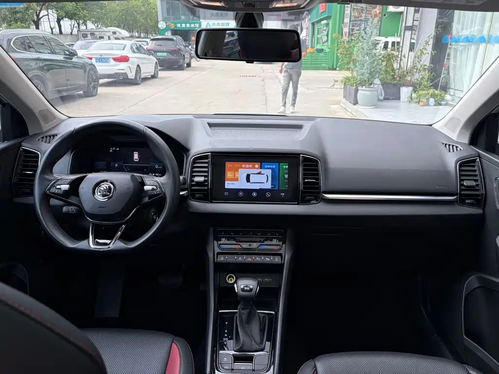 Skoda Karoq — фото 11