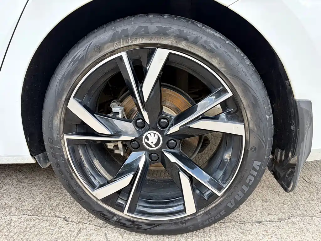 Skoda Octavia — фото 21