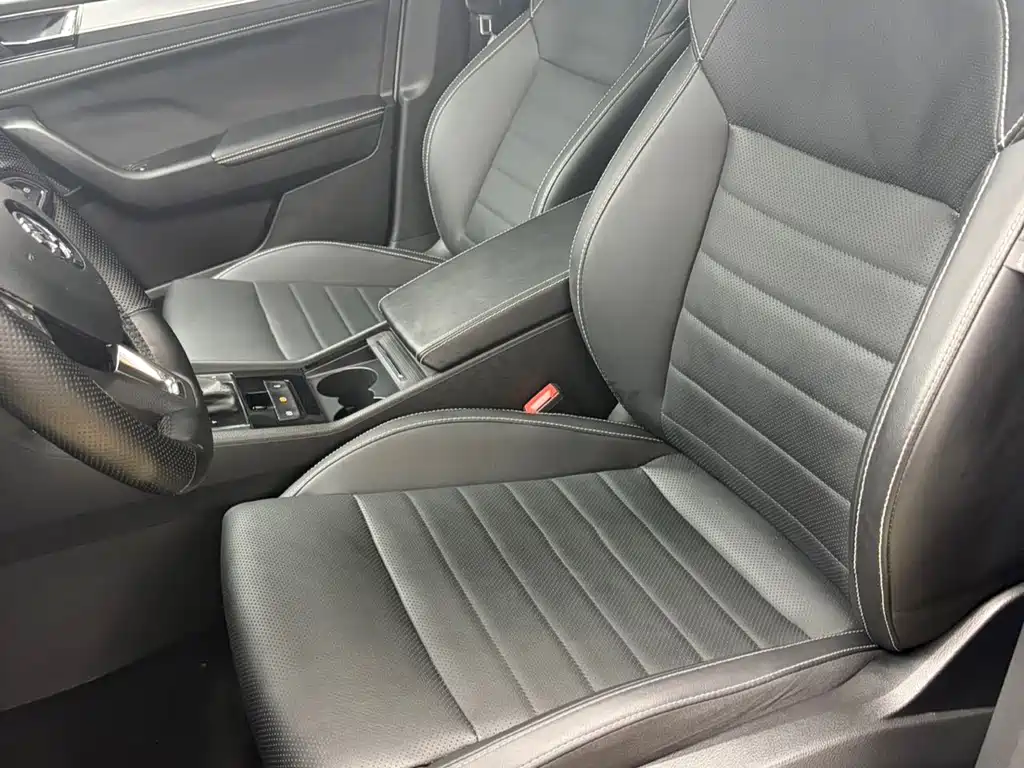 Skoda Superb — фото 11