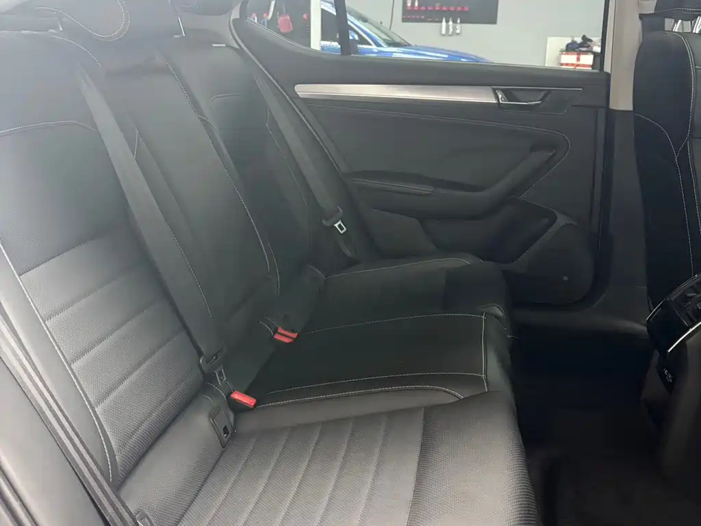 Skoda Superb — фото 13