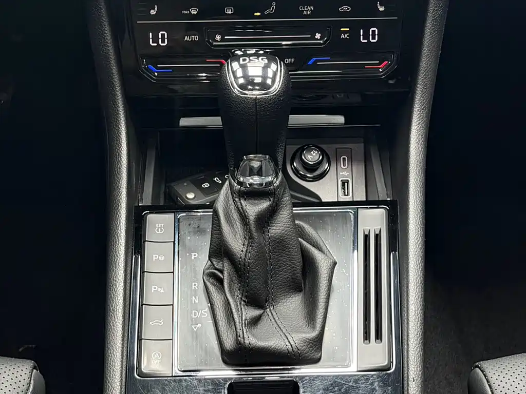 Skoda Superb — фото 18