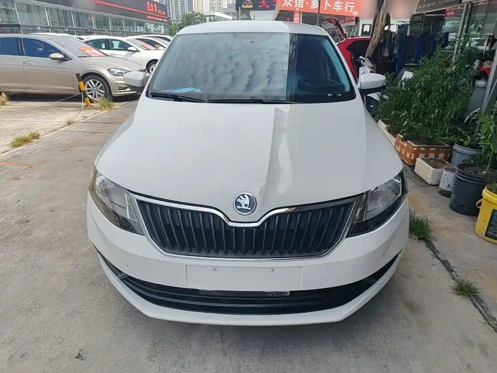 Skoda Rapid — фото 3