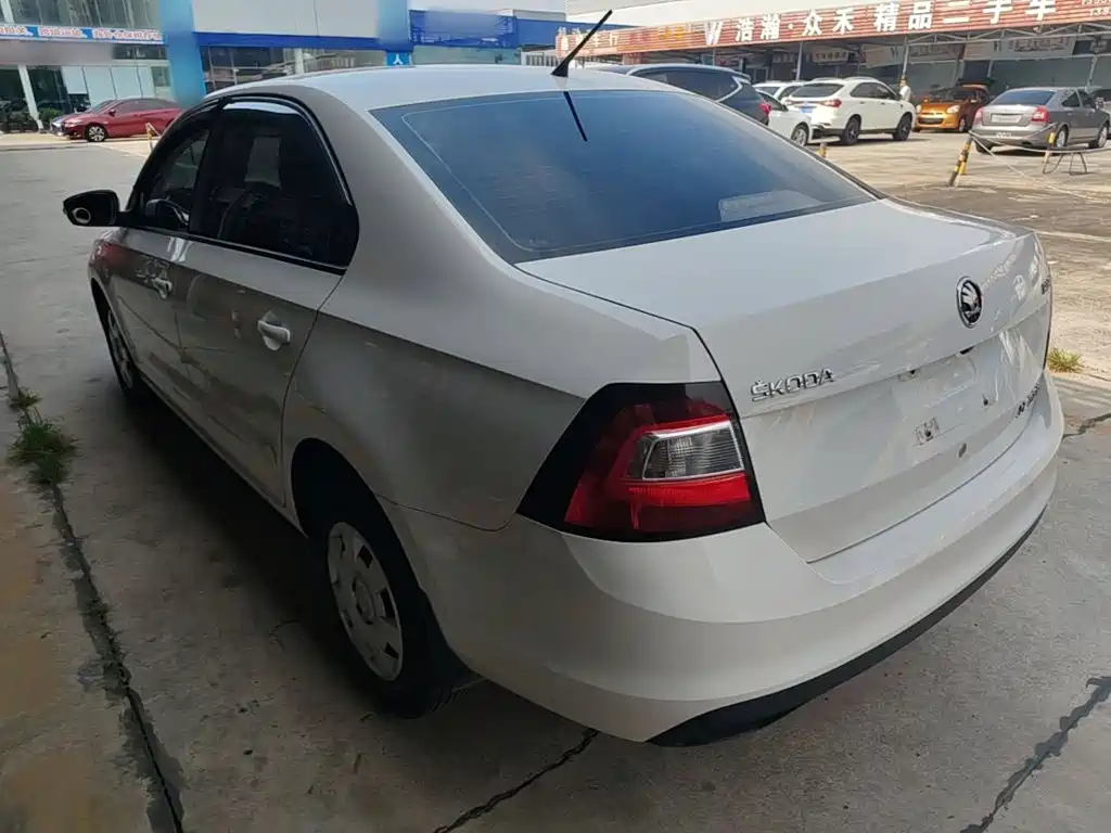Skoda Rapid — фото 5