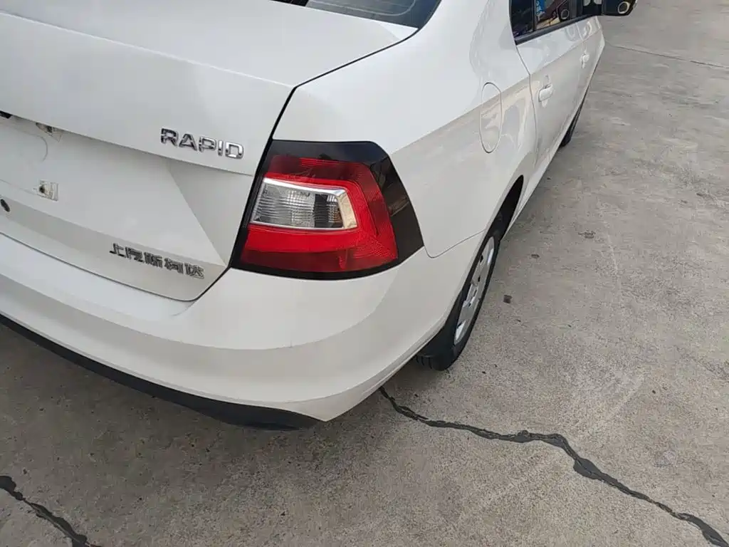 Skoda Rapid — фото 8