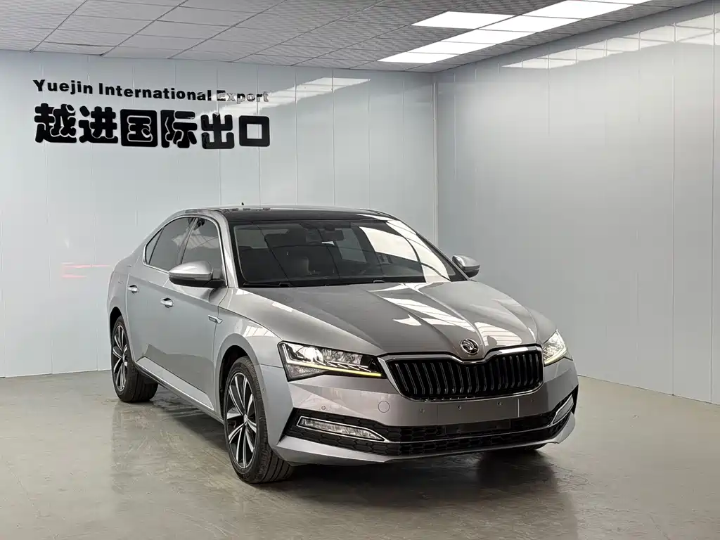 Skoda Superb — фото 3