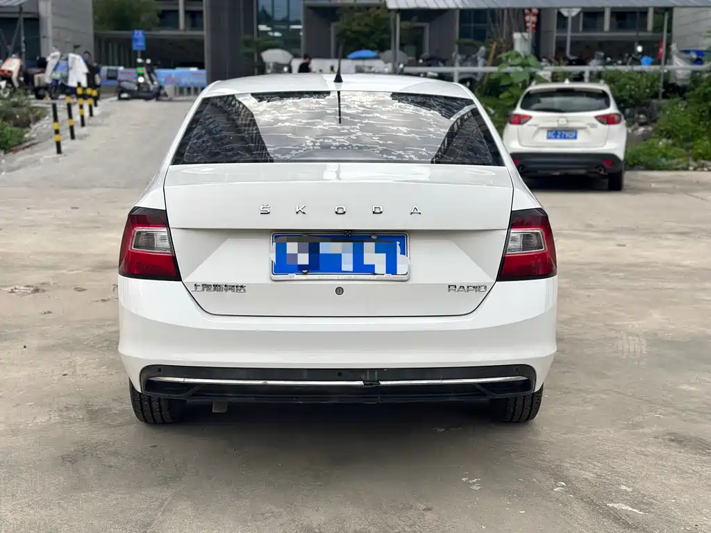 Skoda Rapid — фото 5