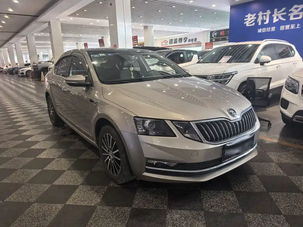 Skoda Octavia — фото 3