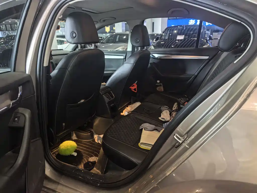 Skoda Octavia — фото 5