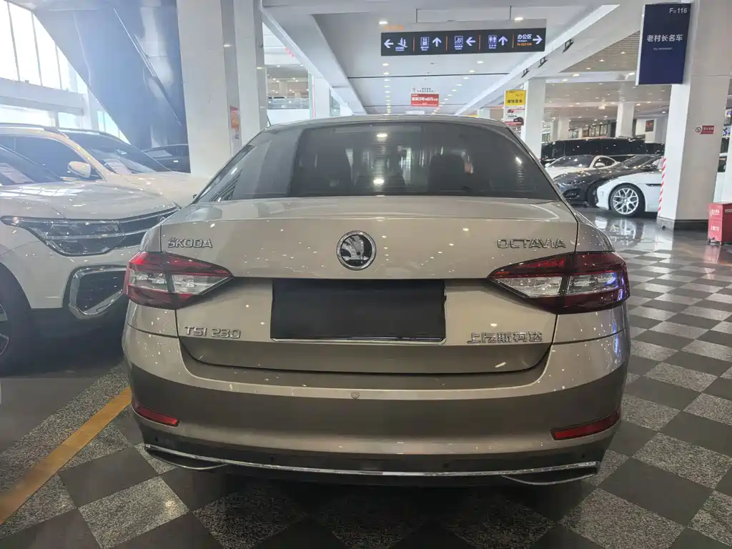 Skoda Octavia — фото 6