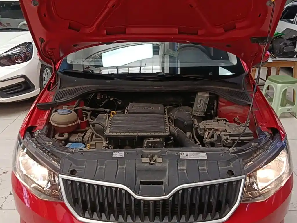 Skoda Fabia — фото 20