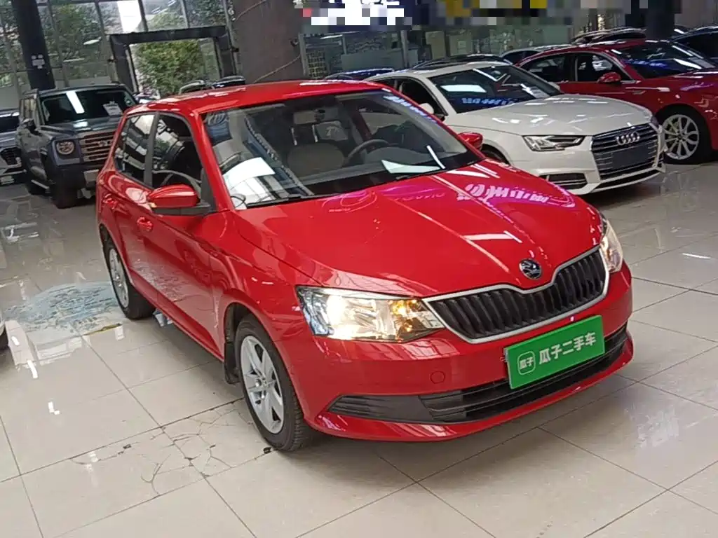 Skoda Fabia — фото 4
