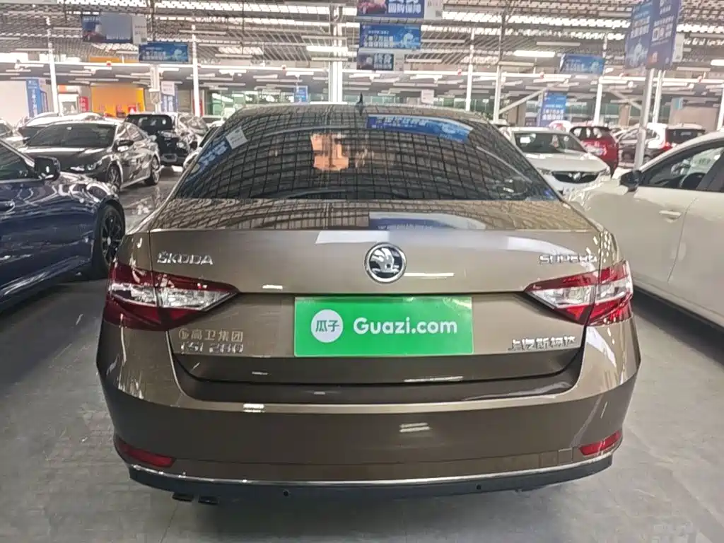 Skoda Superb — фото 6