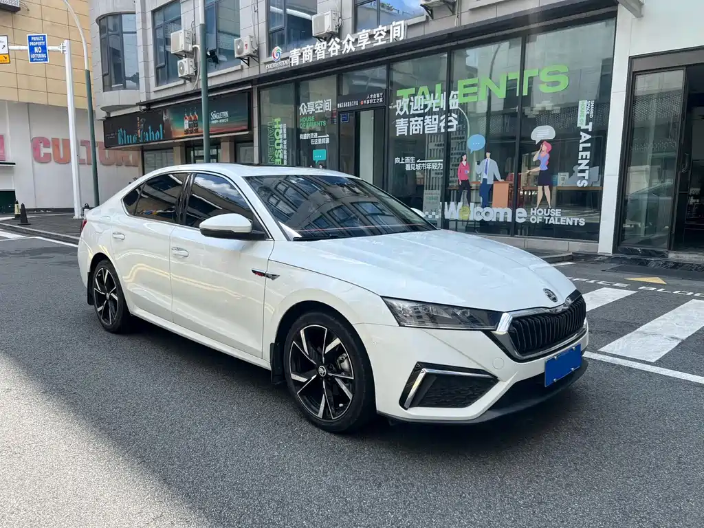 Skoda Octavia — фото 3