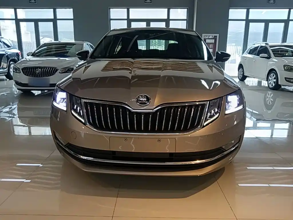 Skoda Octavia — фото 3
