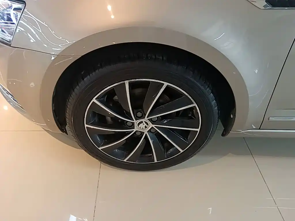 Skoda Octavia — фото 23