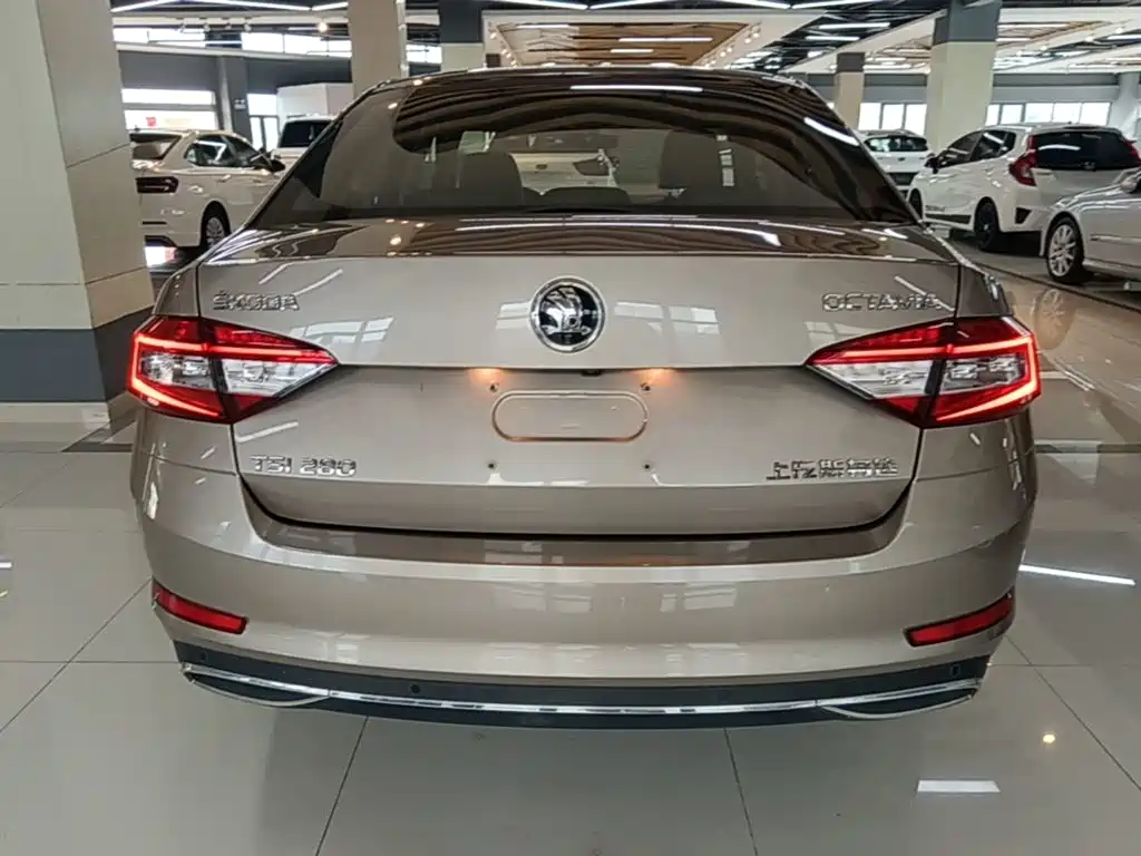 Skoda Octavia — фото 6