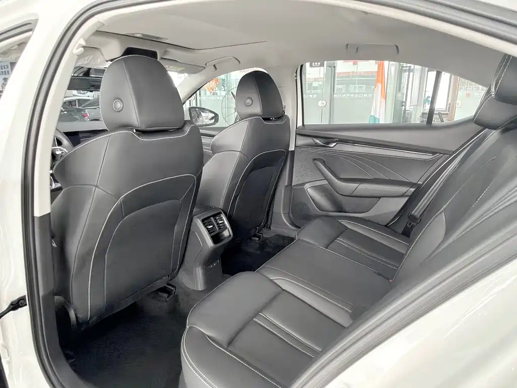 Skoda Octavia — фото 5