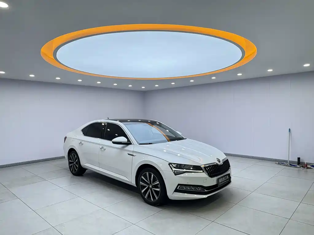 Skoda Superb — фото 3