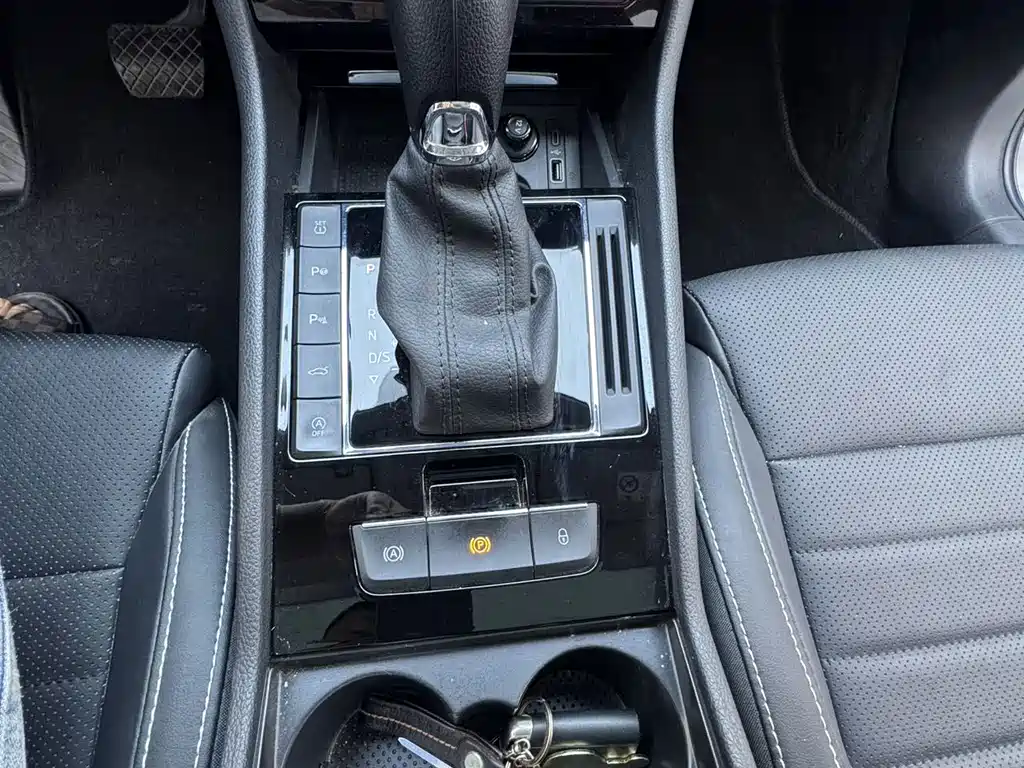 Skoda Superb — фото 21