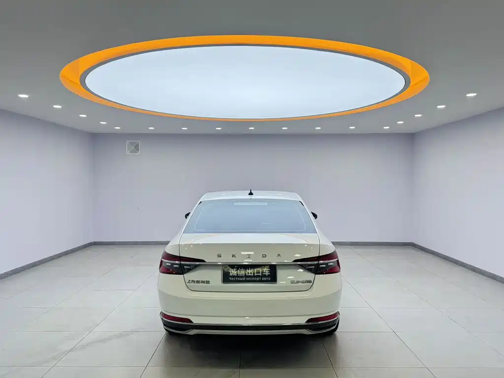 Skoda Superb — фото 5