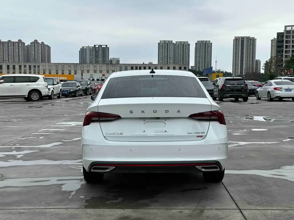 Skoda Octavia — фото 5