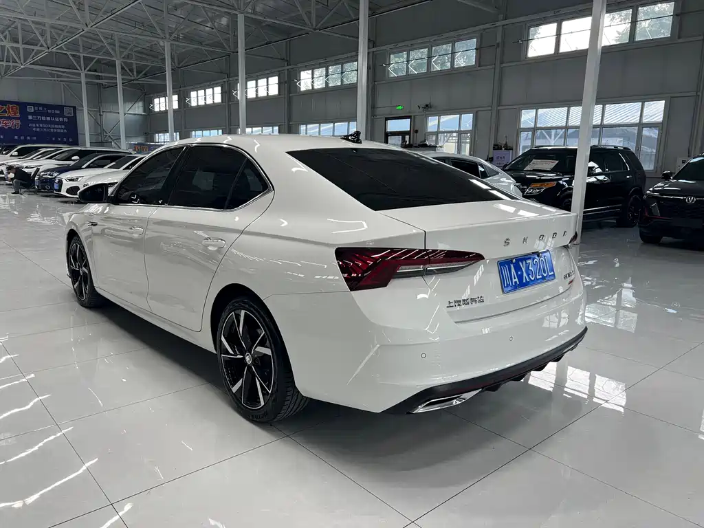 Skoda Octavia — фото 7