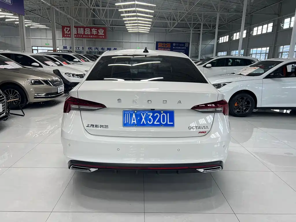 Skoda Octavia — фото 8