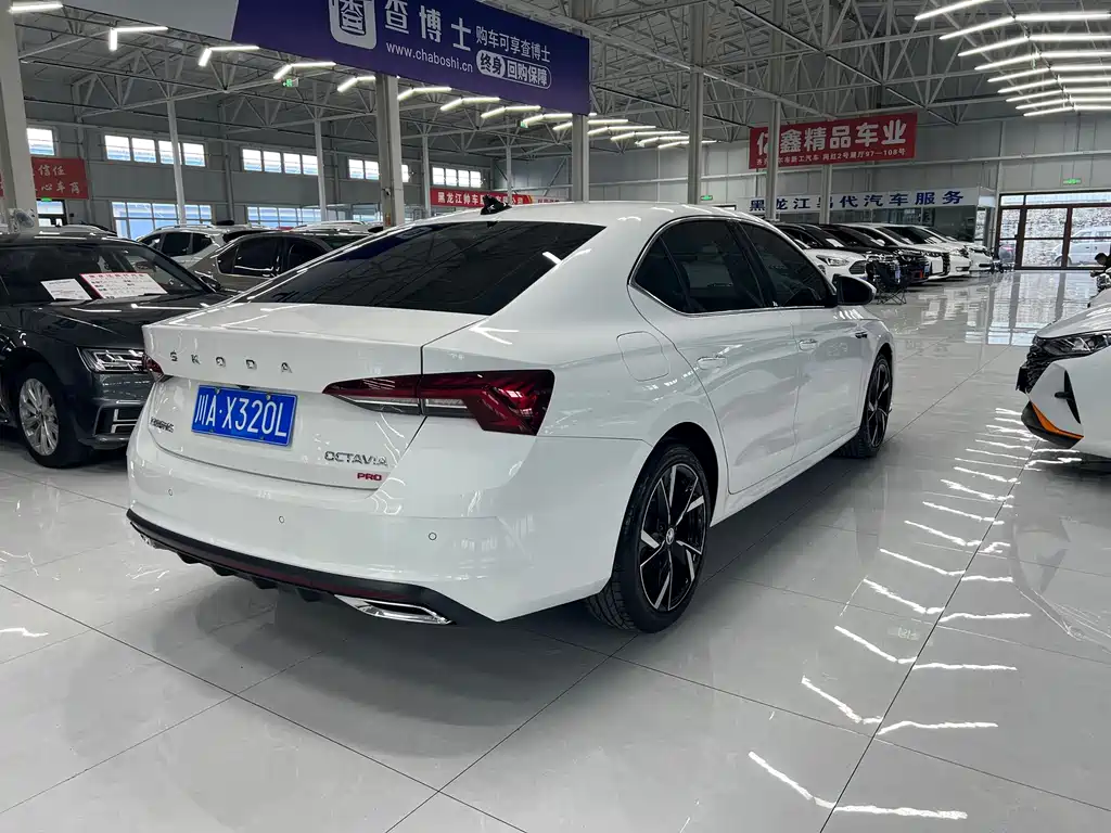 Skoda Octavia — фото 9
