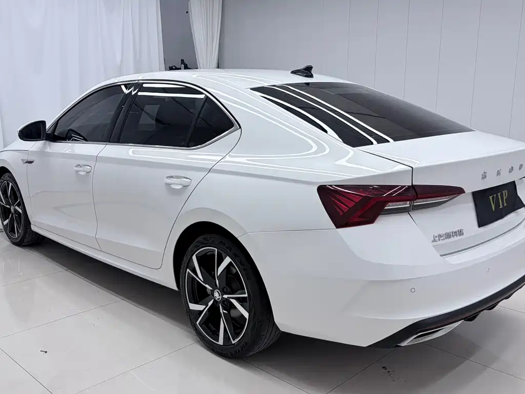 Skoda Octavia — фото 6