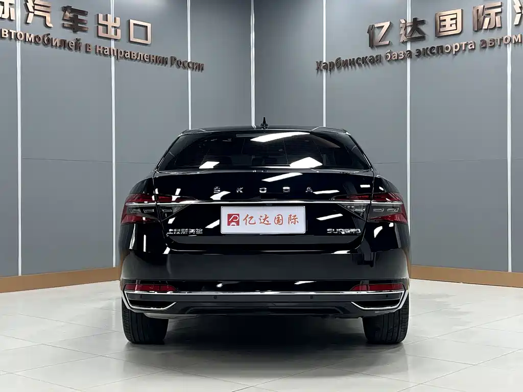 Skoda Superb — фото 5