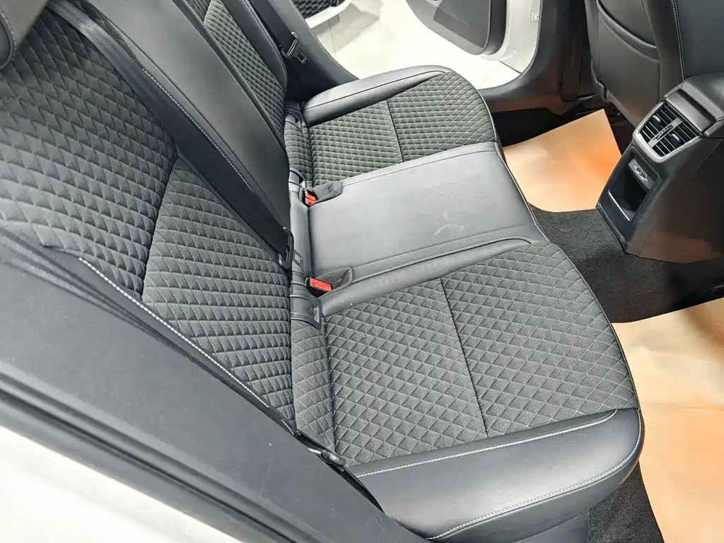 Skoda Octavia — фото 10
