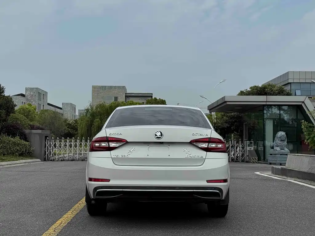Skoda Octavia — фото 8