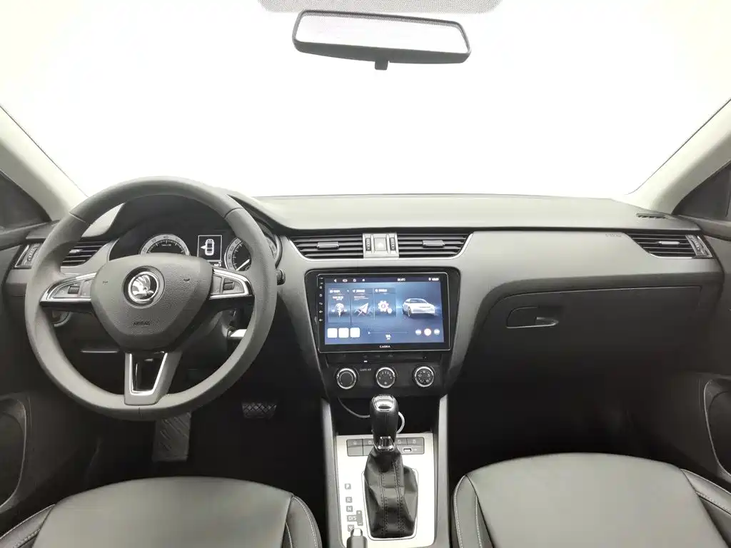 Skoda Octavia — фото 5