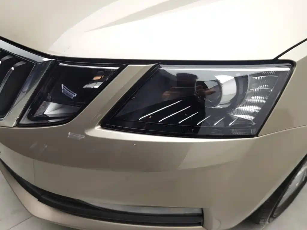 Skoda Octavia — фото 7