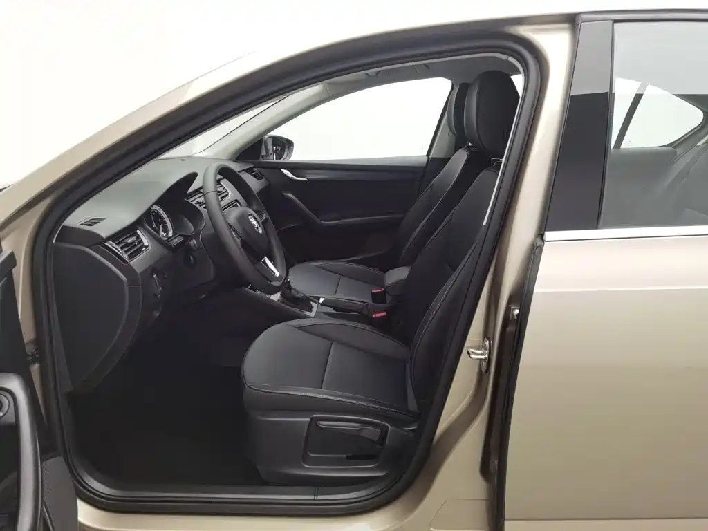 Skoda Octavia — фото 10