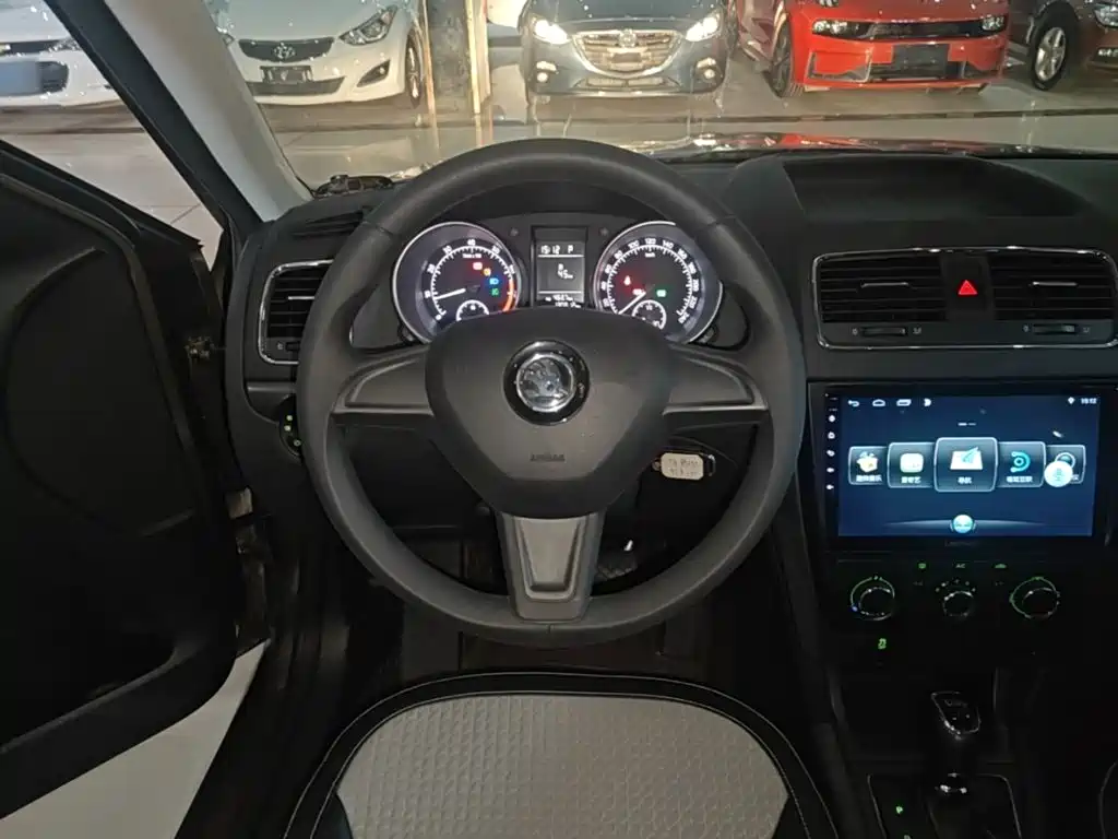 Skoda Yeti — фото 11