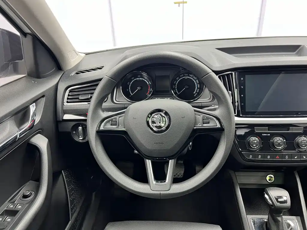 Skoda Kamiq — фото 10