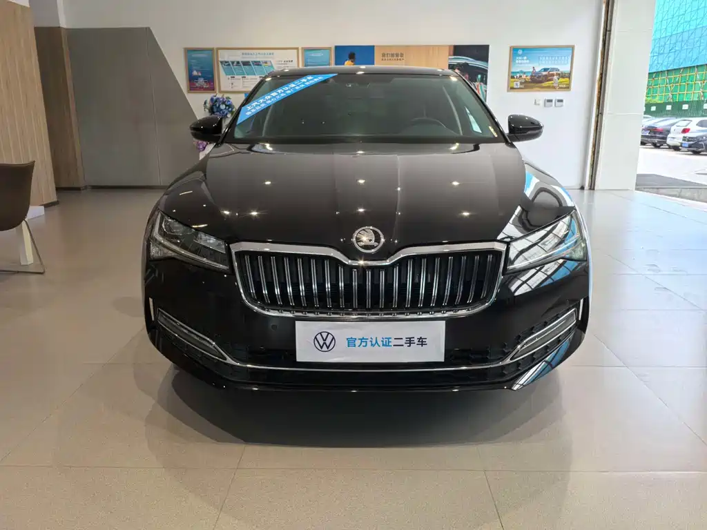 Skoda Superb — фото 2