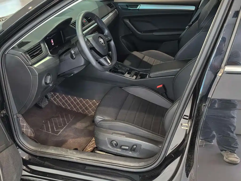 Skoda Superb — фото 6