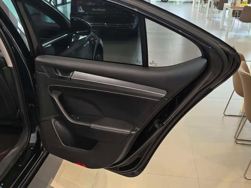 Skoda Superb — фото 7