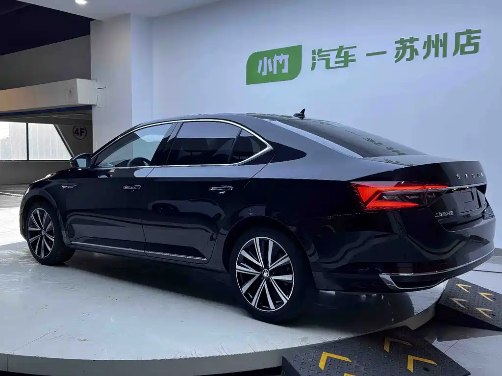 Skoda Superb — фото 3