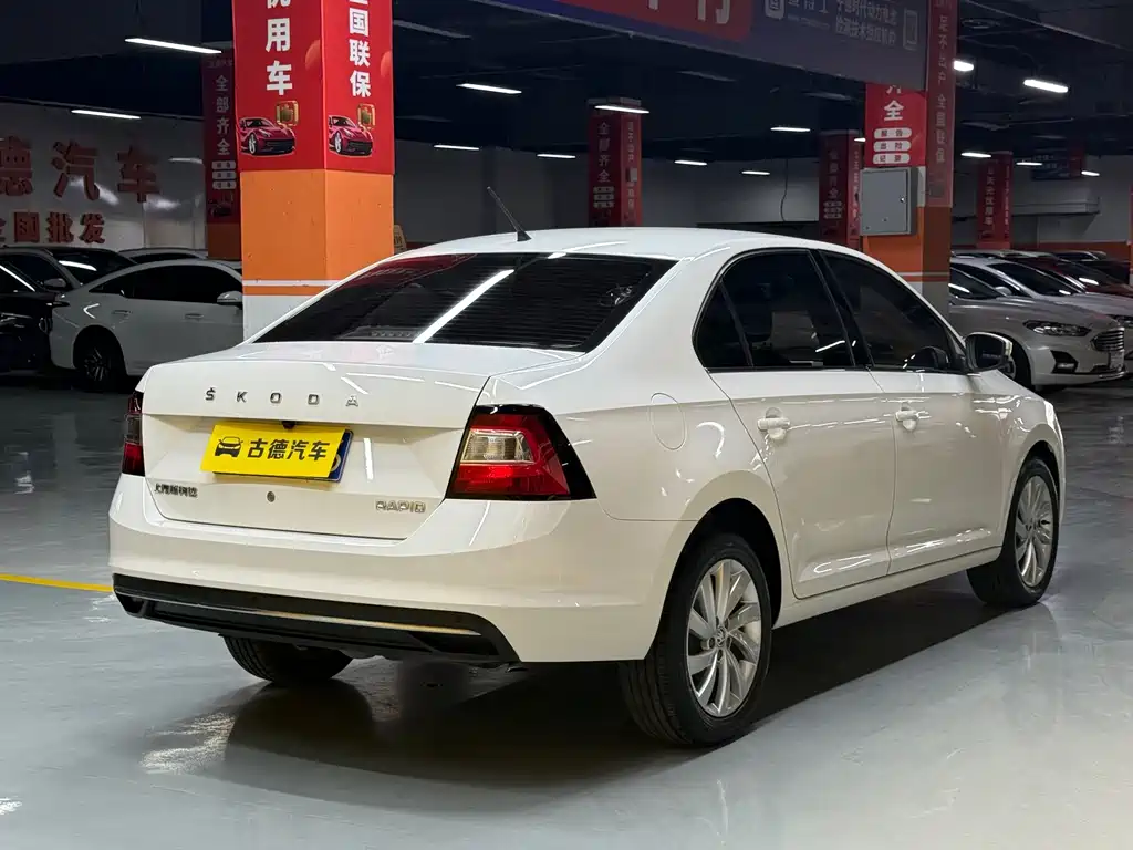 Skoda Rapid — фото 5