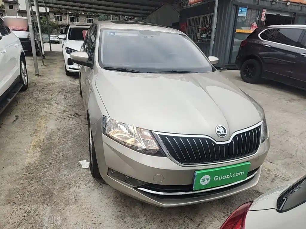 Skoda Rapid — фото 3
