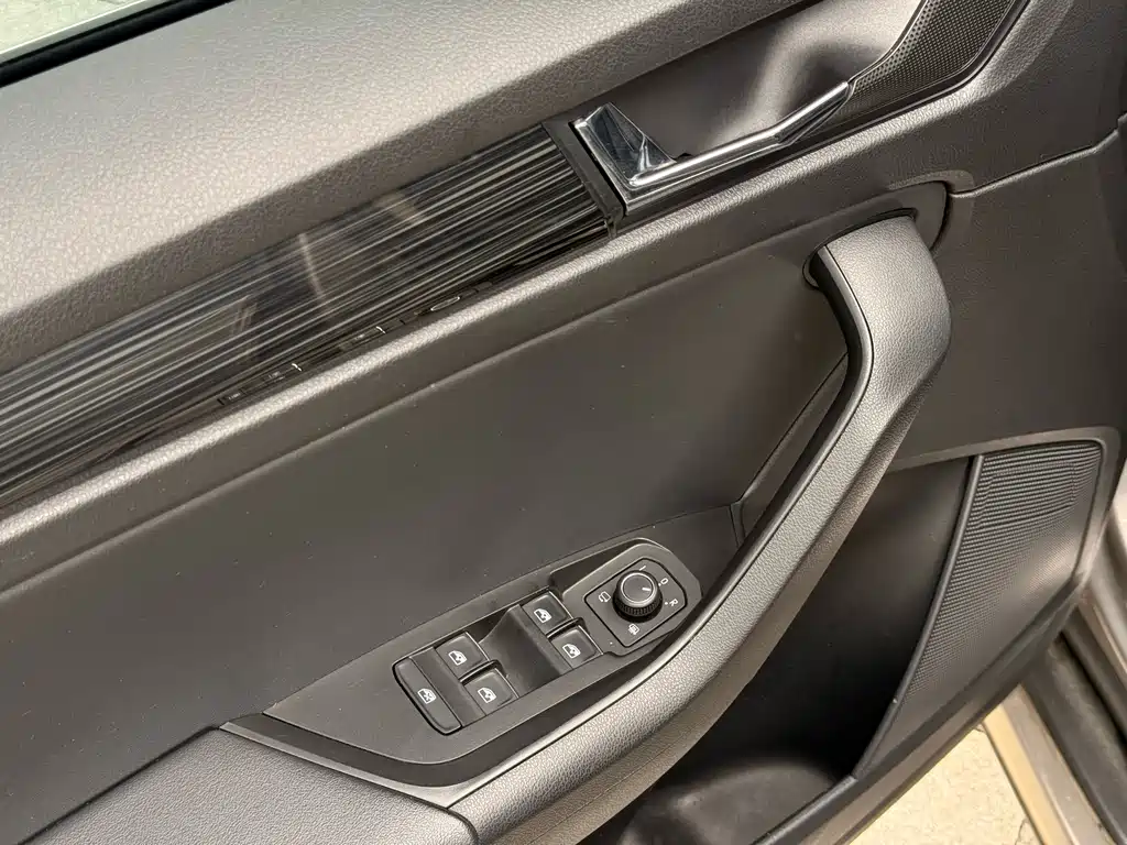 Skoda Kodiaq — фото 9