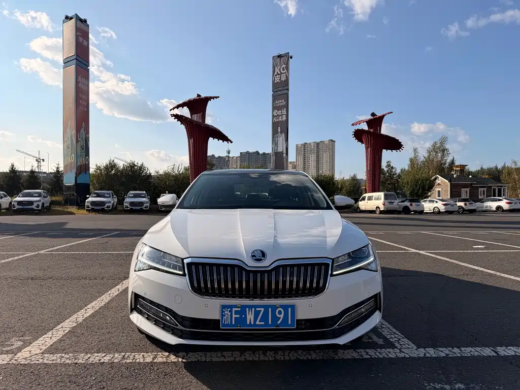 Skoda Superb — фото 2