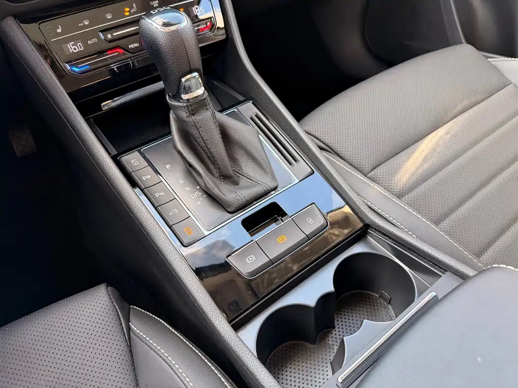 Skoda Superb — фото 10
