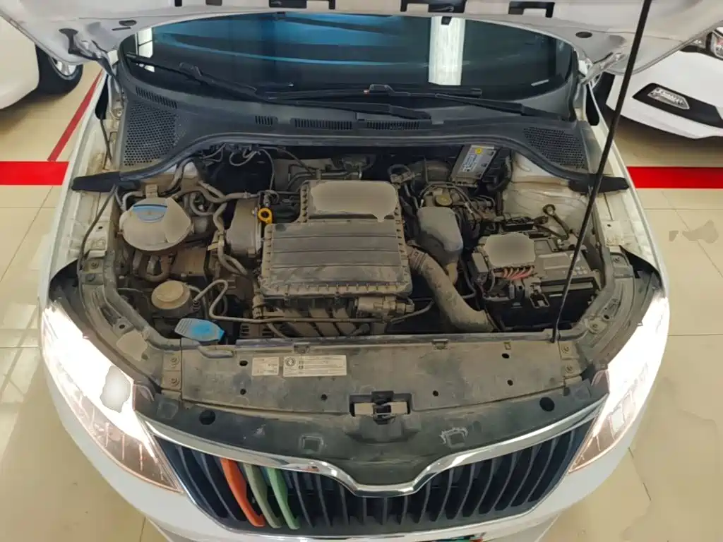 Skoda Rapid Spaceback — фото 20