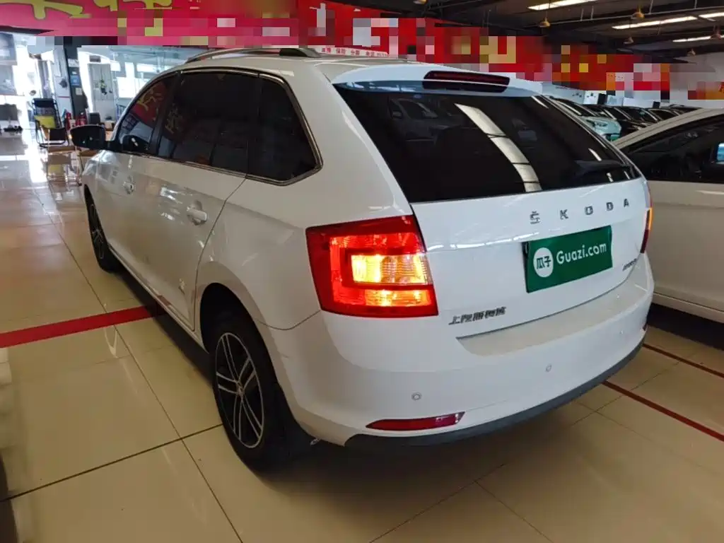 Skoda Rapid Spaceback — фото 5