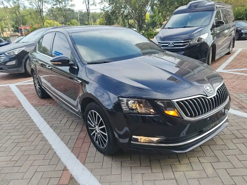 Skoda Octavia — фото 4